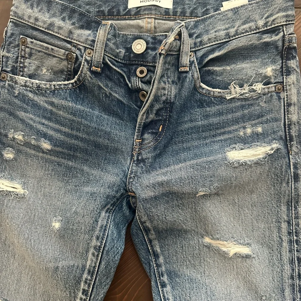 Moussy Light Blue Distressed Denim - Picture 2 of 7